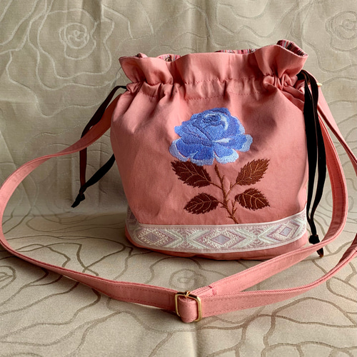 ♡ 綺麗な花刺繍 ♡ 刺繍バック ♡ ハンドメイドバック