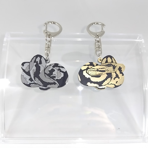 ボールパイソン 蛇 キーホルダー アクセサリー ニシキヘビ トカゲ 両面