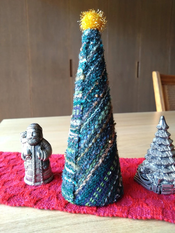 値下げ　ミニクリスマスツリー➁　ミニクリスマスインテリア　手織り布のミニクリスマスツリー　ツリー置物 6枚目の画像