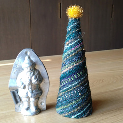 値下げ　ミニクリスマスツリー➁　ミニクリスマスインテリア　手織り布のミニクリスマスツリー　ツリー置物 1枚目の画像