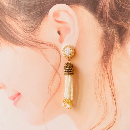 一点もの】ビーズ刺繍とビーズタッセルピアス ピアス（スタッド