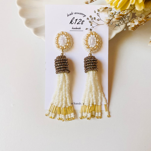 魅了 一点もの】ビーズ刺繍とビーズタッセルピアス ピアス（スタッド ピアス