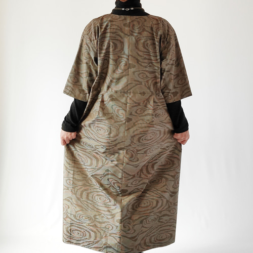 ★着物リメイク 大島紬　絹　★パッチワーク　衿付七分袖　一点物　ロングワンピース ☆着物リメイク 大島紬 絹 ☆パッチワーク 衿付七分袖 一点物 ロング