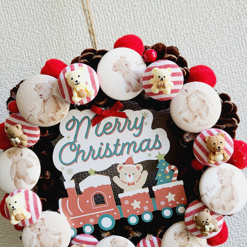 2023年くまちゃんクリスマスリース くるみボタンアレンジ レッド系