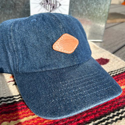 スナップバック CAP ロゴデザイン 色：ブラック【送料無料】帽子