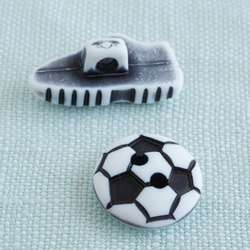 (2個) サッカーボールのボタンセット フランス製 男の子にも♪ 2枚目の画像