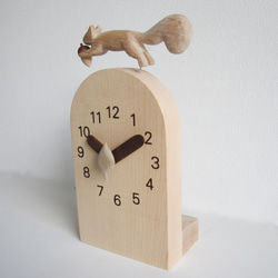 しあわせなリス君　振り子置き時計 2枚目の画像