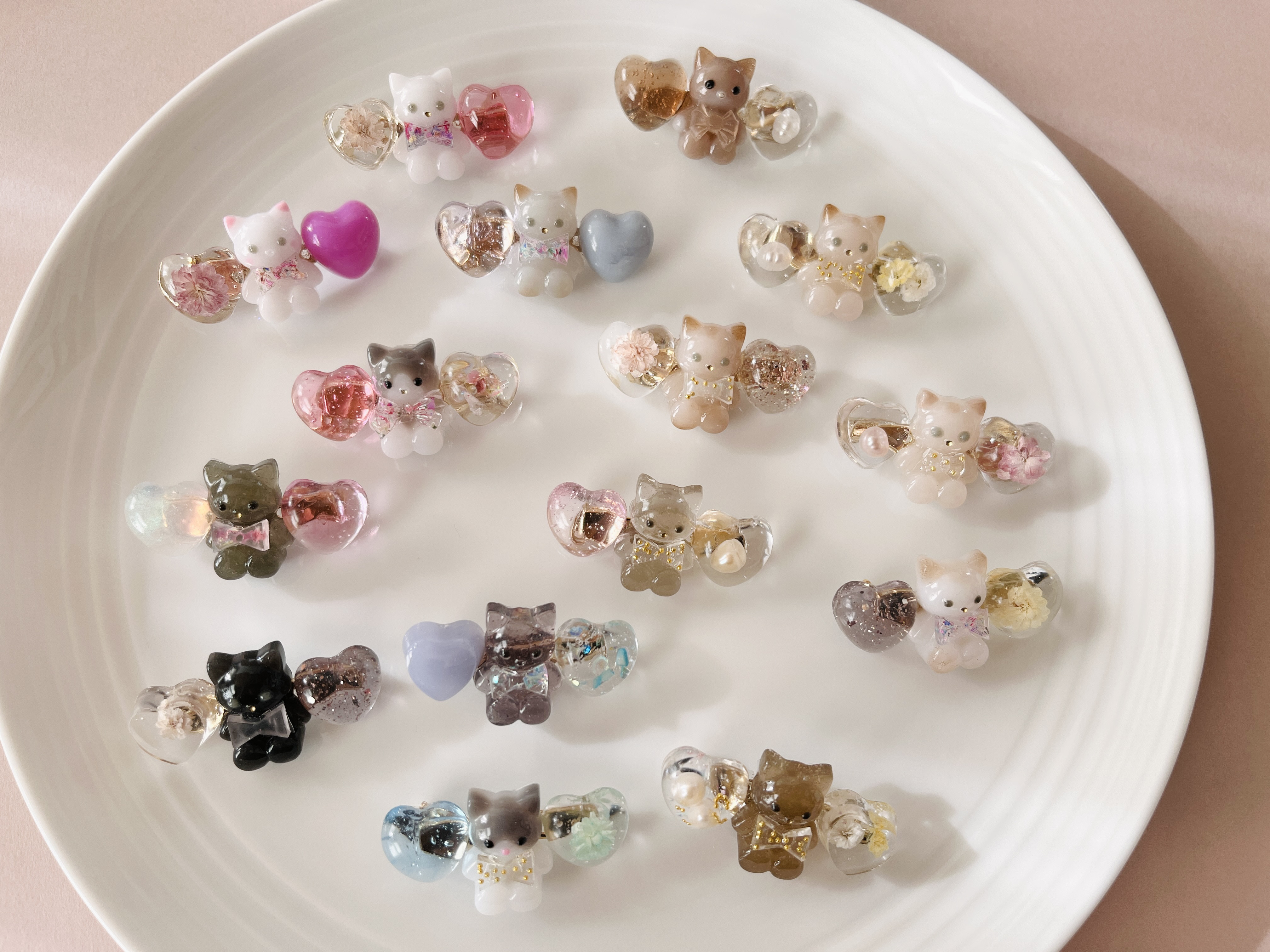 まとめ買い】 【sawasawa様】1070.天然石 和柄 じゃれ猫 レジン