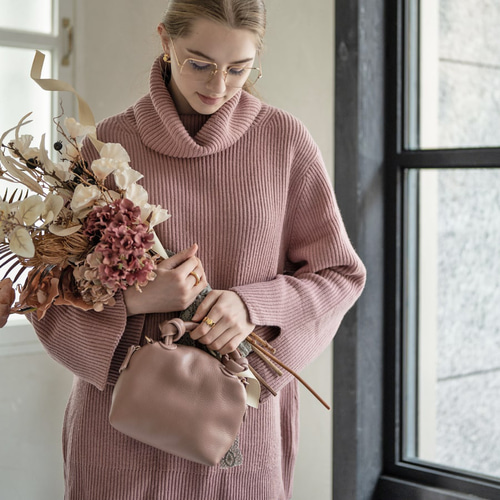 2way/本革 コロンとした可愛いフォルムのショルダーバッグ 軽量