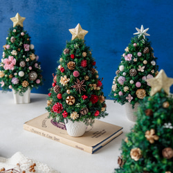 クリスマス松ぼっくりの大きなリース、、、クリスマスカラーで。35✖️10㎝ 大きな大きな松ぼっくりのクリスマスリース リース