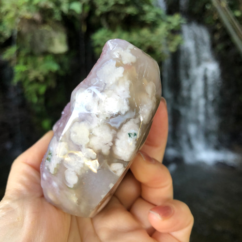 ドゥルージーピンクアメジストフラワーアゲート☆原石☆瀧川神社にて