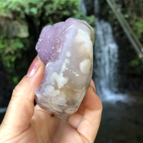 ドゥルージーピンクアメジストフラワーアゲート☆原石☆瀧川神社にて