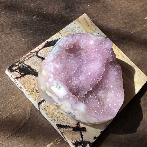 ドゥルージーピンクアメジストフラワーアゲート☆原石☆瀧川神社にて