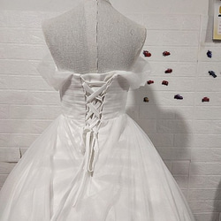 美品！華やか ウエディングドレス ホワイト ベアトップ  ソフトチュール  憧れのドレス  エレガント  シアーな美 3枚目の画像