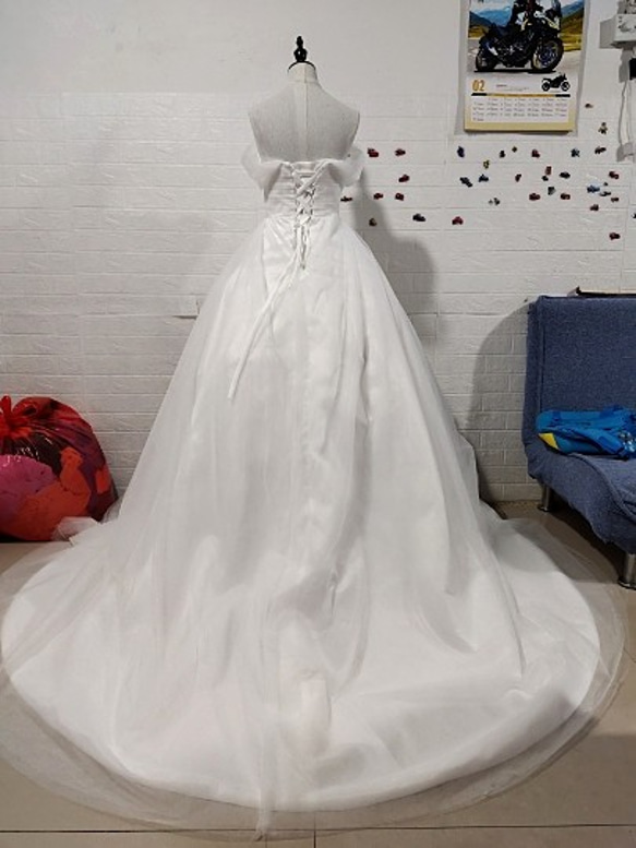 美品！華やか ウエディングドレス ホワイト ベアトップ  ソフトチュール  憧れのドレス  エレガント  シアーな美 2枚目の画像
