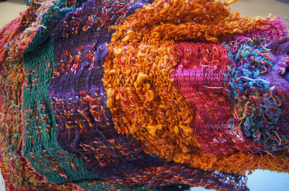 さをり織り　★手織りのくしゅくしゅマフラー★  さおり織り　カラフル　一点物　ユニーク　個性的　 4枚目の画像