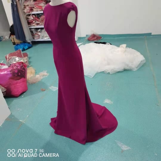 美品！パーティードレス 紫 ストレッチ生地 短トレーン 二次会/合コン/デート