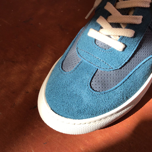 スエードコンビスニーカー ブルーグレー スニーカー KLIMT SHOES 通販