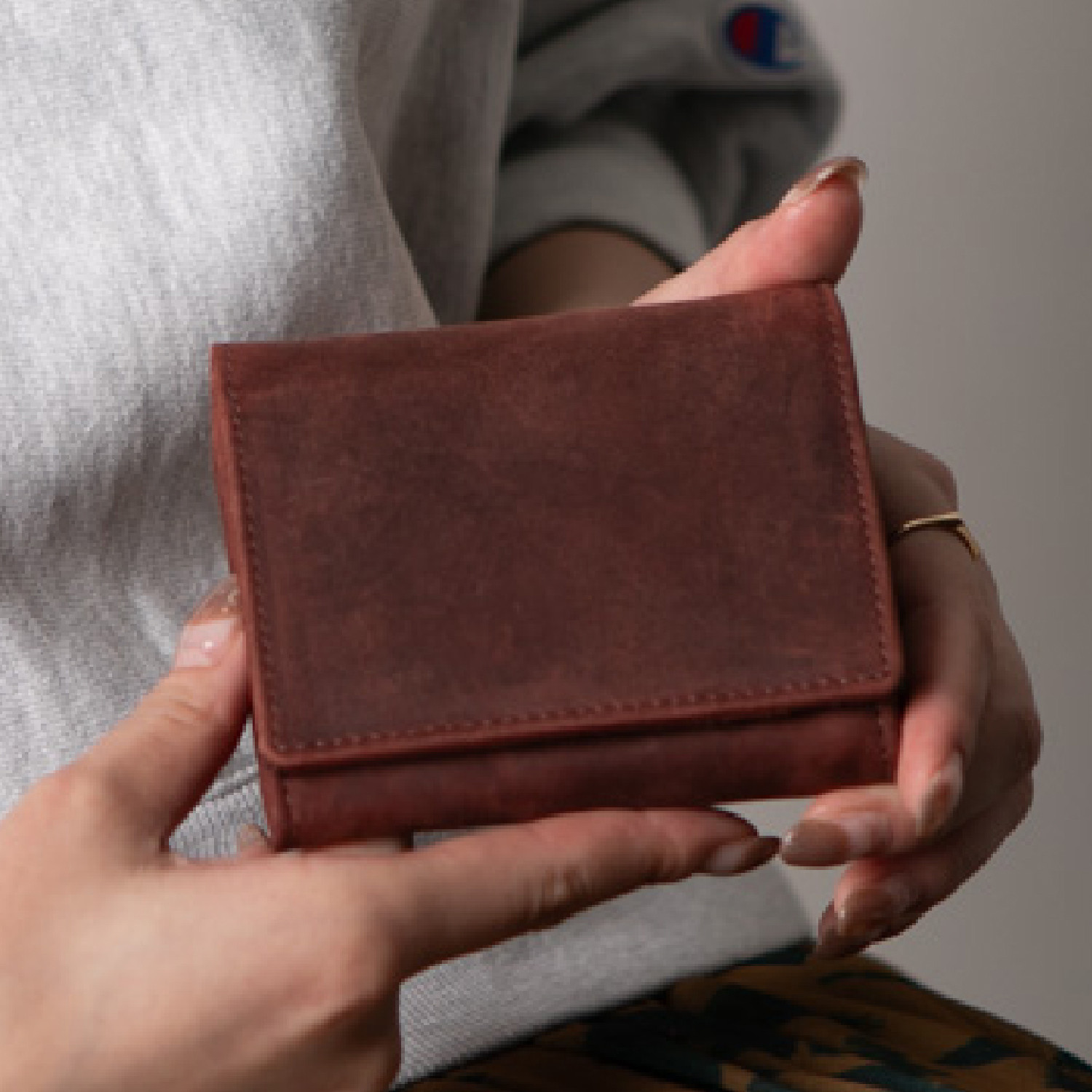 【手のひらサイズで大容量】財布 本革 コンパクト 軽量 レディース おすすめ HAW006