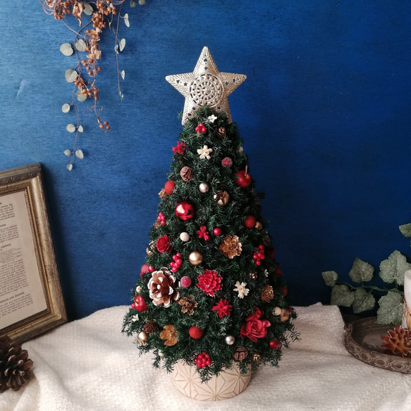 【5日以内発送】[42cmレッド]本物のヒムロスギとたっぷりの木の実で作る北欧風卓上クリスマスツリー 7枚目の画像