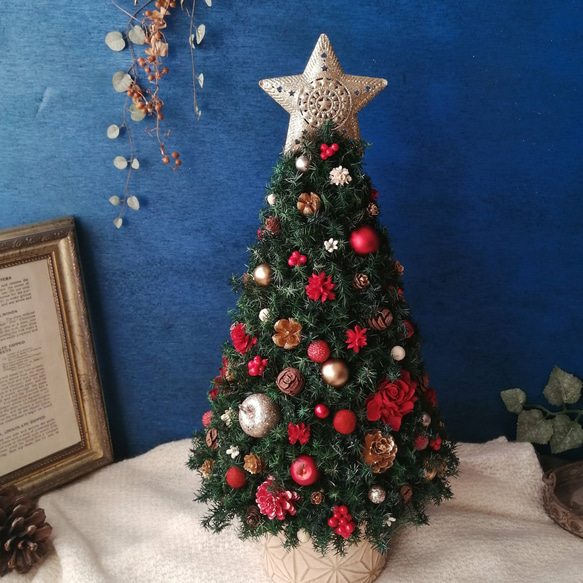 【5日以内発送】[42cmレッド]本物のヒムロスギとたっぷりの木の実で作る北欧風卓上クリスマスツリー 6枚目の画像