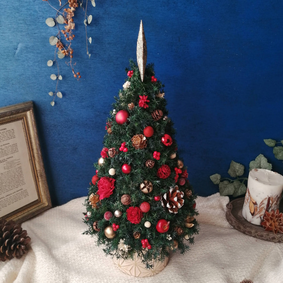 【5日以内発送】[42cmレッド]本物のヒムロスギとたっぷりの木の実で作る北欧風卓上クリスマスツリー 8枚目の画像