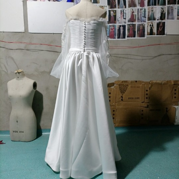 高品質！ホワイト フランス風 ウエディングドレス オフショル 上品透け袖 プリンセ 5枚目の画像