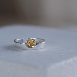 Citrine fimmhyrningur ring　シトリン五角形リング　天然石イエロー　シルバー 4枚目の画像