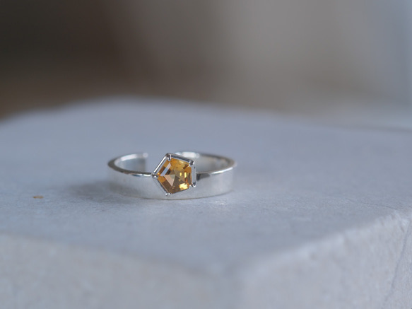 Citrine fimmhyrningur ring　シトリン五角形リング　天然石イエロー　シルバー 4枚目の画像