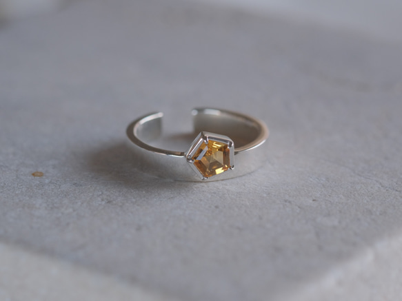 Citrine fimmhyrningur ring　シトリン五角形リング　天然石イエロー　シルバー 11枚目の画像