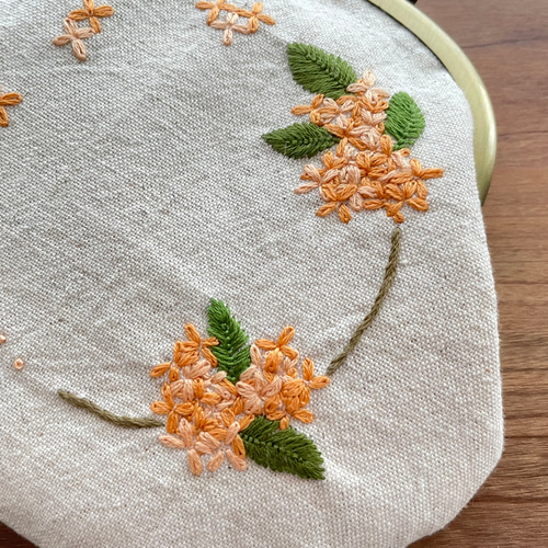 キンモクセイ刺繍のがまぐちポーチ がま口 tomoprix 通販