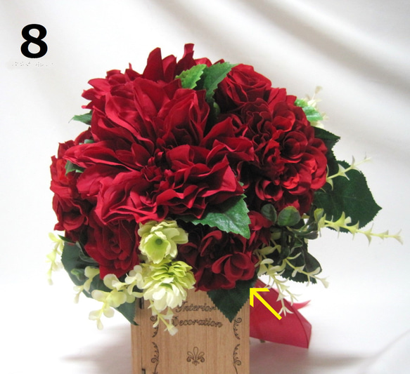 真紅のダリアのクラッチブーケ 