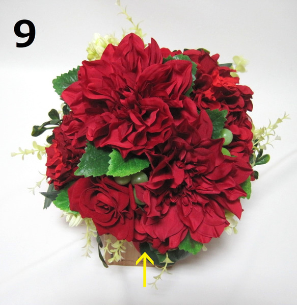 真紅のダリアのクラッチブーケ 