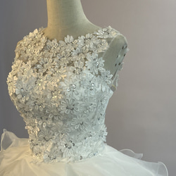 高品質！イブニングドレス ミディアムドレス ホワイト レース ノースリーブ ファスナーです 花モチーフ 可愛い 3枚目の画像