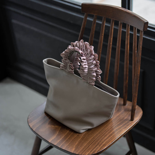 フリルハンドル 本革トートバッグ マチが広い/マグネット ライト