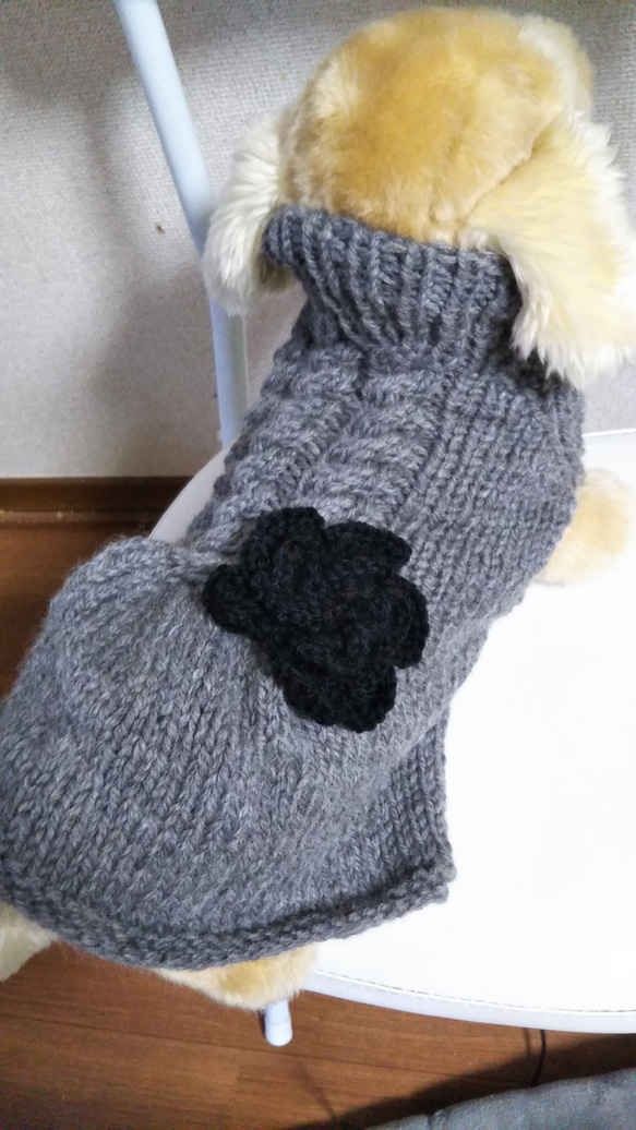 【犬用セーター】大きなお花が咲きました❣Ｍサイズ・ 5枚目の画像