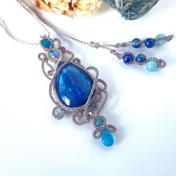 スカイカイヤナイト＆オパールのマクラメ編みネックレス ペンダント