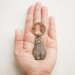 凝視水豚黃銅鑰匙鏈 第5張的照片