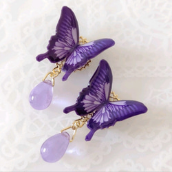 【チェコビーズと羽ばたく蝶々♪】パープルバタフライ。 紫の蝶々 と チェコビーズ。 1枚目の画像