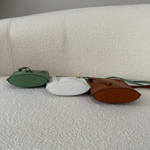 LOEWE(ロエベ) Dice Pocket レザーショルダーバッグ アナグラム