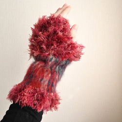 【ラスト1点】LADYチェック＊ふんわりシャギー×ふわとろファー ハンドウォーマー 2枚目の画像