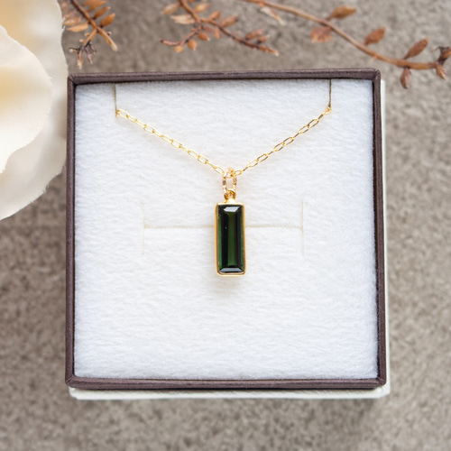 レア トリファリ グリーンストーン ネックレス 楽天市場】Trifari トリファリ 銀の笹の葉 ネックレス Vintage