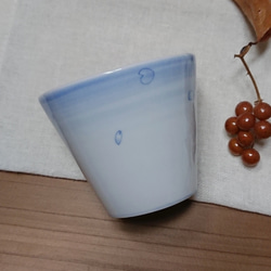 フリーカップ（花びら）手描き 九谷焼 染付　蕎麦猪口 1枚目の画像