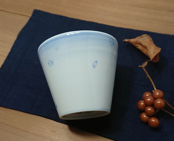 フリーカップ（花びら）手描き 九谷焼 染付　蕎麦猪口 6枚目の画像