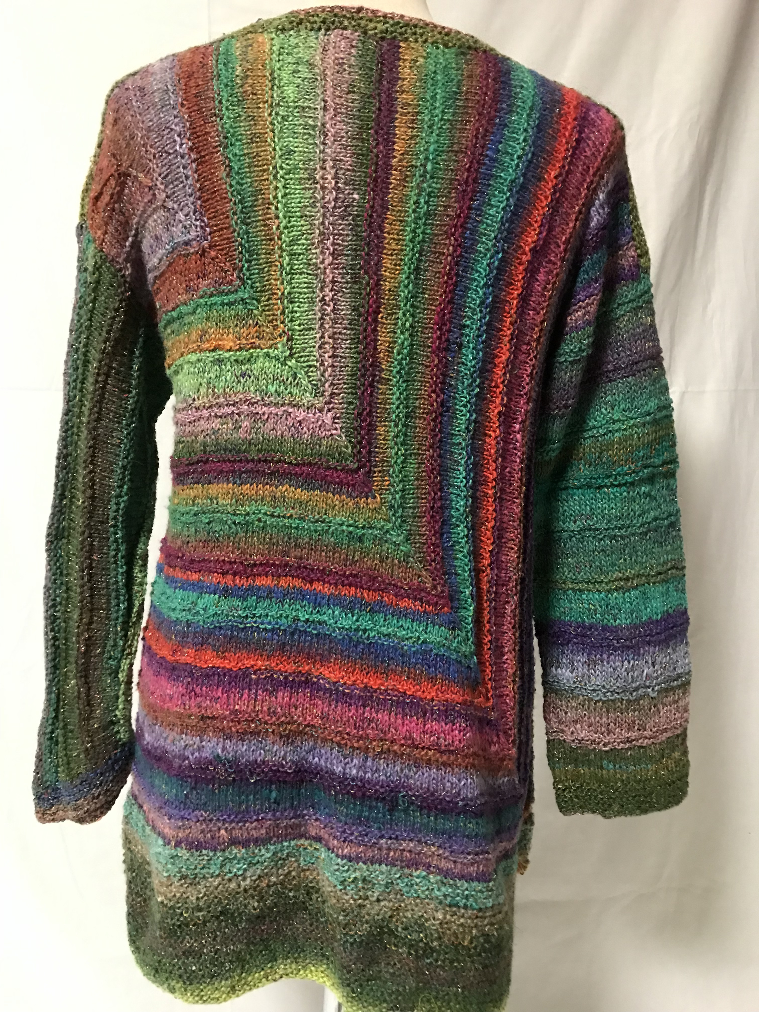 にぎやかLのセーター