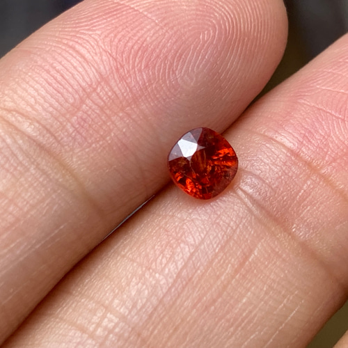 SR53 明るい 金赤 ミャンマー産 天然 レッドスピネル ルース 裸石 赤 
