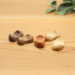『ワケありな逸品』⑦ 木の箸置き 5個セット　豆形 ミニサイズ 木の種類いろいろ 3枚目の画像
