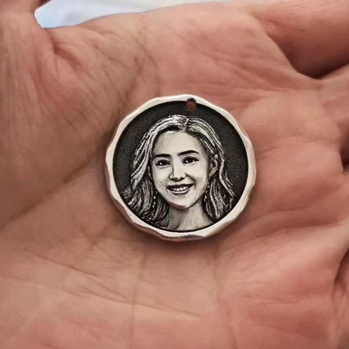 オーダーメイド 名入れネックレスアレルギー対応 名前ネックレス肖像画 ネームネックレス似顔絵 マスターグレードの彫刻