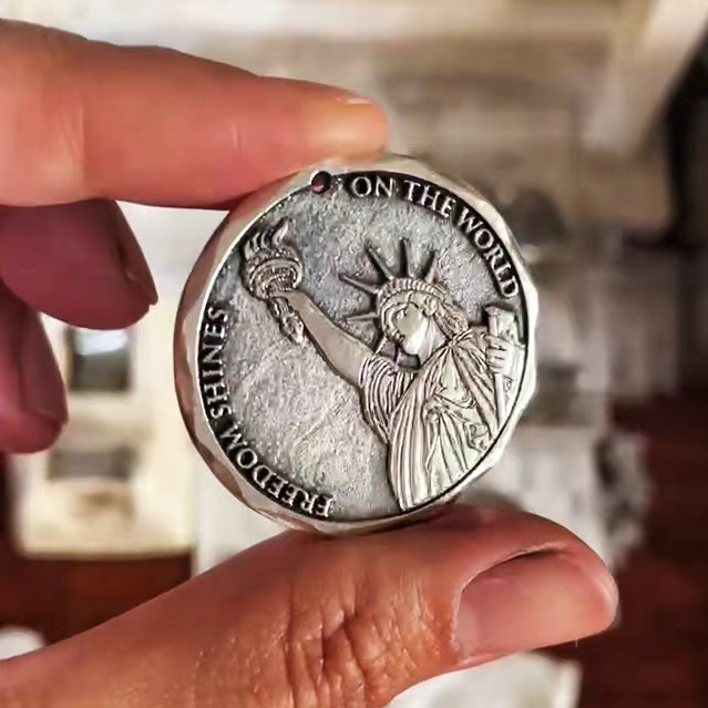 オーダーメイド 名入れネックレスアレルギー対応 名前ネックレス肖像画 ネームネックレス似顔絵 マスターグレードの彫刻 14,726円