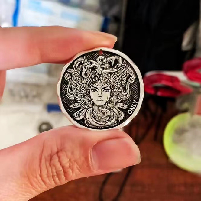 オーダーメイド 名入れネックレスアレルギー対応 名前ネックレス肖像画 ネームネックレス似顔絵 マスターグレードの彫刻